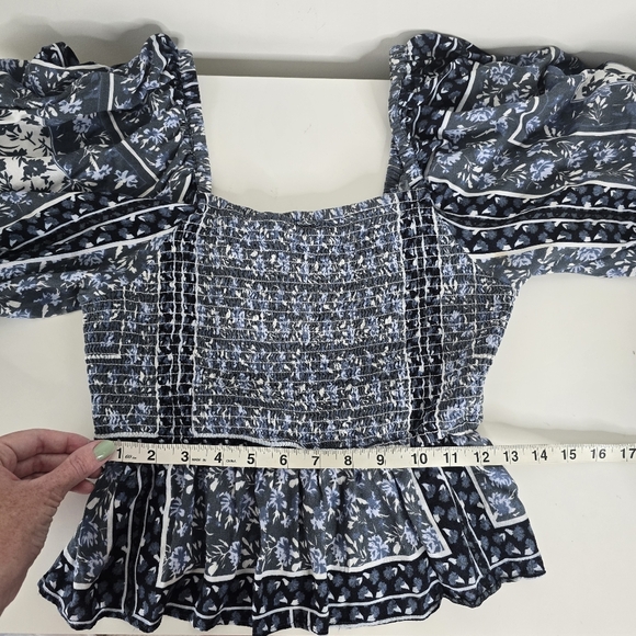 Jen's Pirate Booty Roma Finn Smocked Puff Sleeve Top Size S Blue/White Paisley - Picture 9 of 12